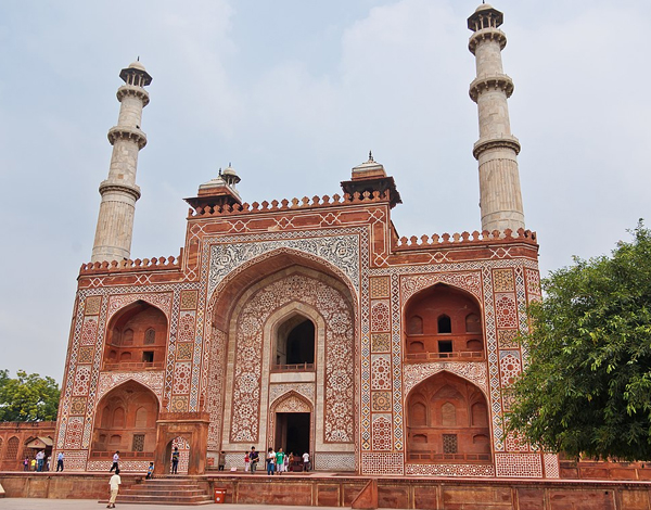 Akbar Mausoleum Sikandara - Agra tour